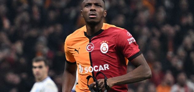 نابولي يترك الباب مفتوحًا لمفاوضات الهلال حول أوسيمين بعد عرض جلطة سراي! 1 نابولي يترك الباب مفتوحًا لمفاوضات الهلال حول أوسيمين بعد عرض جلطة سراي!