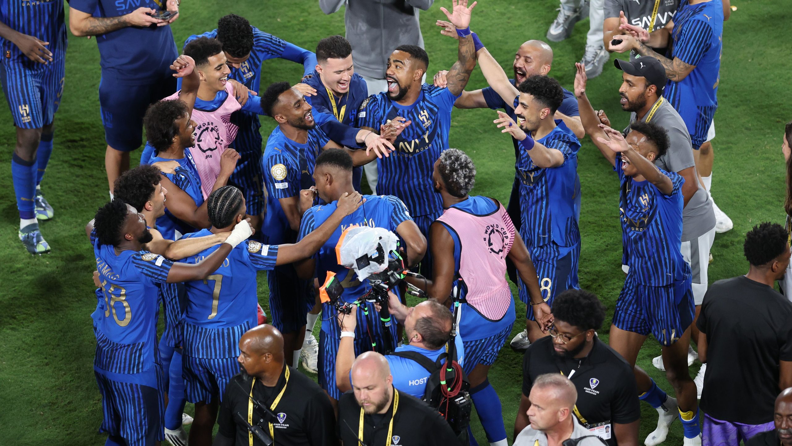 نجم النصر السابق: الهلال رمز فخر الكرة السعودية ويستحق الدعم!