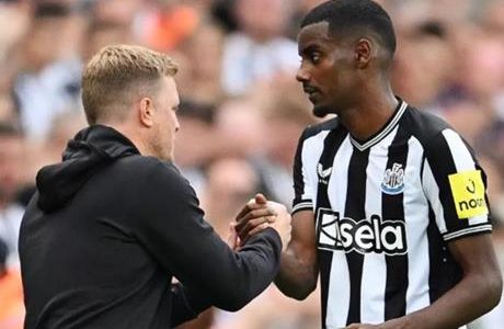 نيوكاسل يستجيب لطلبات إيزاك ويمنع الهلال وليفربول من التعاقد معه 1 نيوكاسل يستجيب لطلبات إيزاك ويمنع الهلال وليفربول من التعاقد معه