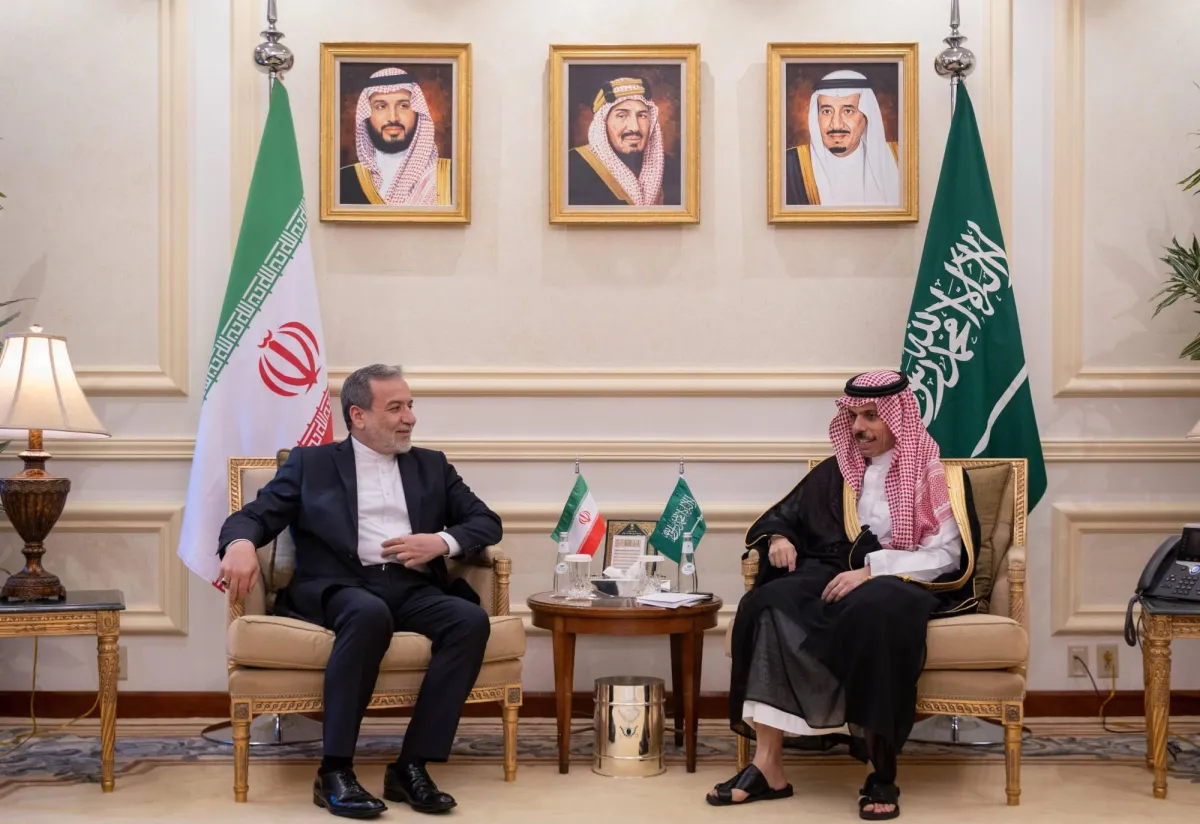 وزيرا خارجية السعودية وإيران يتفقان على خطوات جديدة لتحقيق استقرار المنطقة في اجتماع تاريخي