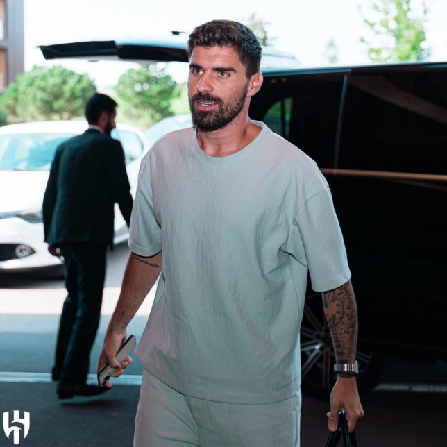 نيفز ينضم إلى معسكر الهلال في ألمانيا لتعزيز استعدادات الفريق للموسم الجديد