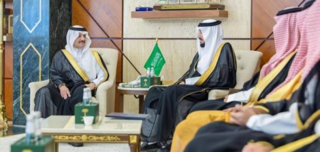 أمير الشرقية يلتقي رئيس اللجنة الوطنية للإبل في اتحاد الغرف السعودية لتعزيز التعاون في قطاع الإبل 1 أمير الشرقية يلتقي رئيس اللجنة الوطنية للإبل في اتحاد الغرف السعودية لتعزيز التعاون في قطاع الإبل
