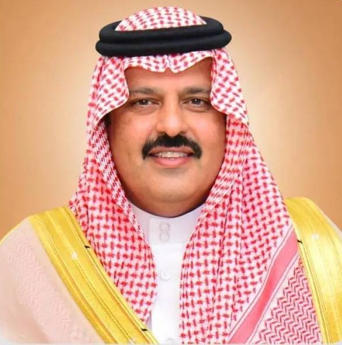 أمير حائل يعزي أسرة الجارالله في وفاة فقيدتهم في لفتة إنسانية مؤثرة