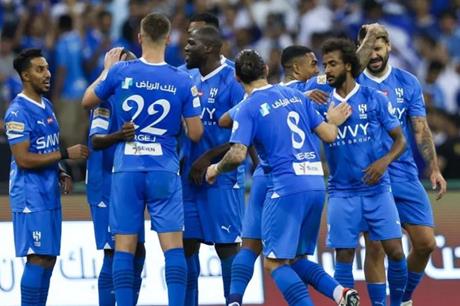 إنزاجي يكشف مصير نجم الهلال amid عروض محلية تهدد استمراره في الفريق