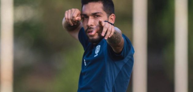 الأخدود يمدد عقد البرازيلي بيتروس حتى 2026 في خطوة استراتيجية لتعزيز صفوفه الرياضية 1 الأخدود يمدد عقد البرازيلي بيتروس حتى 2026 في خطوة استراتيجية لتعزيز صفوفه الرياضية