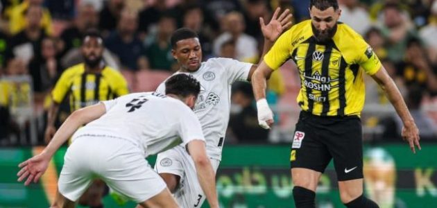 الاتحاد والشباب يبرمان صفقة تبادلية تثير اهتمام جماهير كرة القدم في السعودية 1 الاتحاد والشباب يبرمان صفقة تبادلية تثير اهتمام جماهير كرة القدم في السعودية