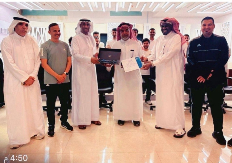 الخبير التحكيمي عبد الرحمن الزيد يقوم بزيارة تاريخية لمقر جمعية حكام كرة القدم السعودية لتعزيز التعاون والتطوير