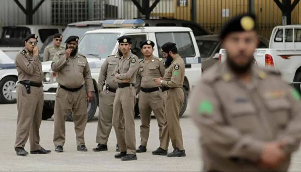 السعودية: القبض على 11 وافدًا بعد تفكيك شبكة دعارة في نجران