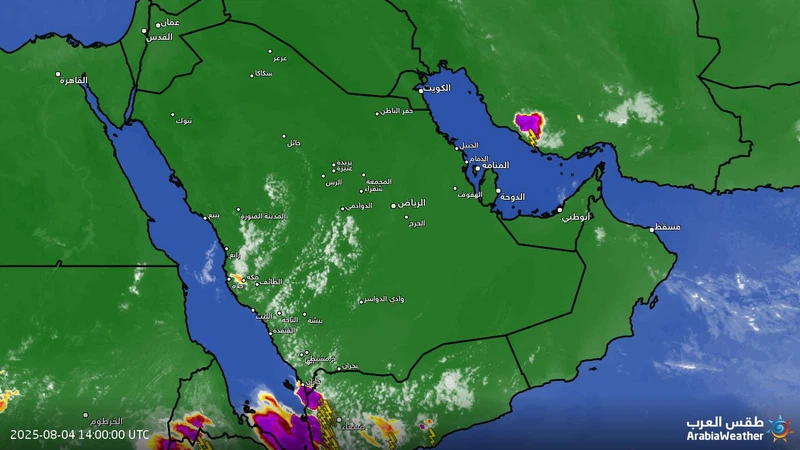 السعودية تشهد بداية تدفق السحب الركامية على مناطق جنوب غرب وغرب المملكة وفقاً لتوقعات طقس العرب