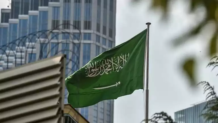 السعودية تُصدر إنذارًا أحمر لـ3 مناطق بينها مكة بسبب تقلبات الطقس الشديدة