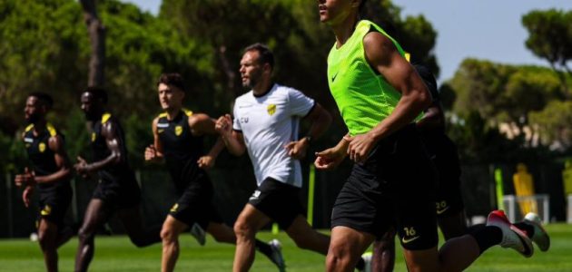 العميد يشهد صيفاً بارداً: تفاصيل جديدة عن الأداء والنتائج في الدوري السعودي 1 العميد يشهد صيفاً بارداً: تفاصيل جديدة عن الأداء والنتائج في الدوري السعودي