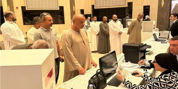 المصريون في السعودية يتوافدون للمشاركة في انتخابات الشيوخ 2025 وسط أجواء حماسية 1 المصريون في السعودية يتوافدون للمشاركة في انتخابات الشيوخ 2025 وسط أجواء حماسية