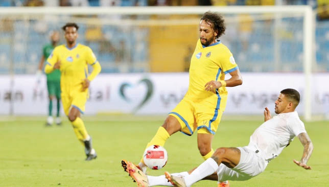 النصر يحدد موقفه النهائي من انتقال الصليهم إلى العلا