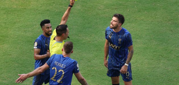 الهلال يستعد لاستقدام حكام أجانب لمباراة الكلاسيكو ضد الأهلي في خطوة جديدة لتعزيز المنافسة 1 الهلال يستعد لاستقدام حكام أجانب لمباراة الكلاسيكو ضد الأهلي في خطوة جديدة لتعزيز المنافسة