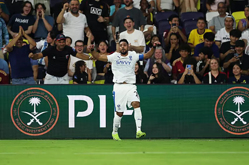 سالم الدوسري يعود إلى تدريبات الهلال استعدادًا للموسم الجديد