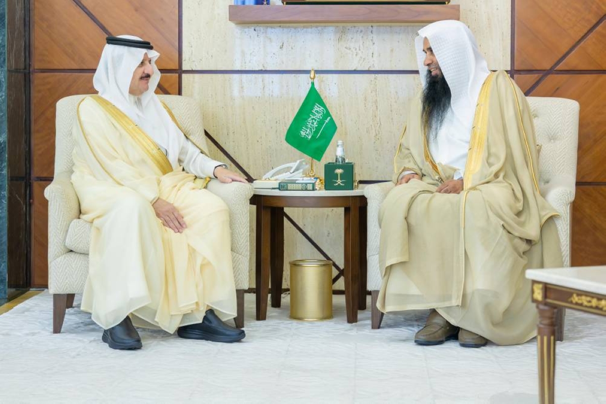 سعود بن نايف يستقبل مدير فرع الرئاسة العامة للبحوث العلمية والإفتاء في الشرقية: تعزيز التعاون لخدمة المجتمع