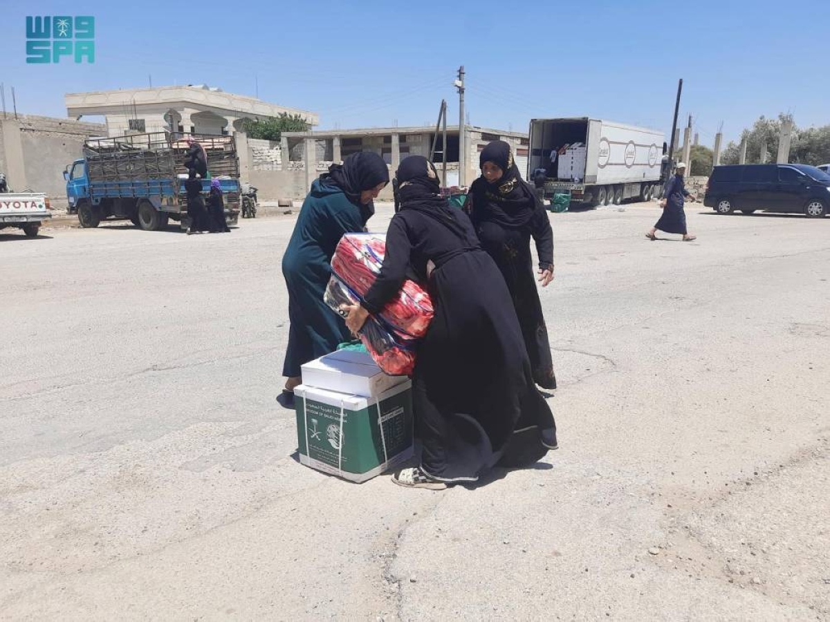 سلمان للإغاثة تقدم 242 سلة غذائية للنازحين في السويداء