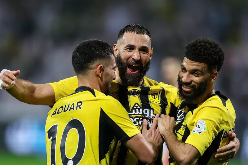 لاعب اتحاد جدة يقترب من الانتقال إلى التعاون في صفقة مثيرة