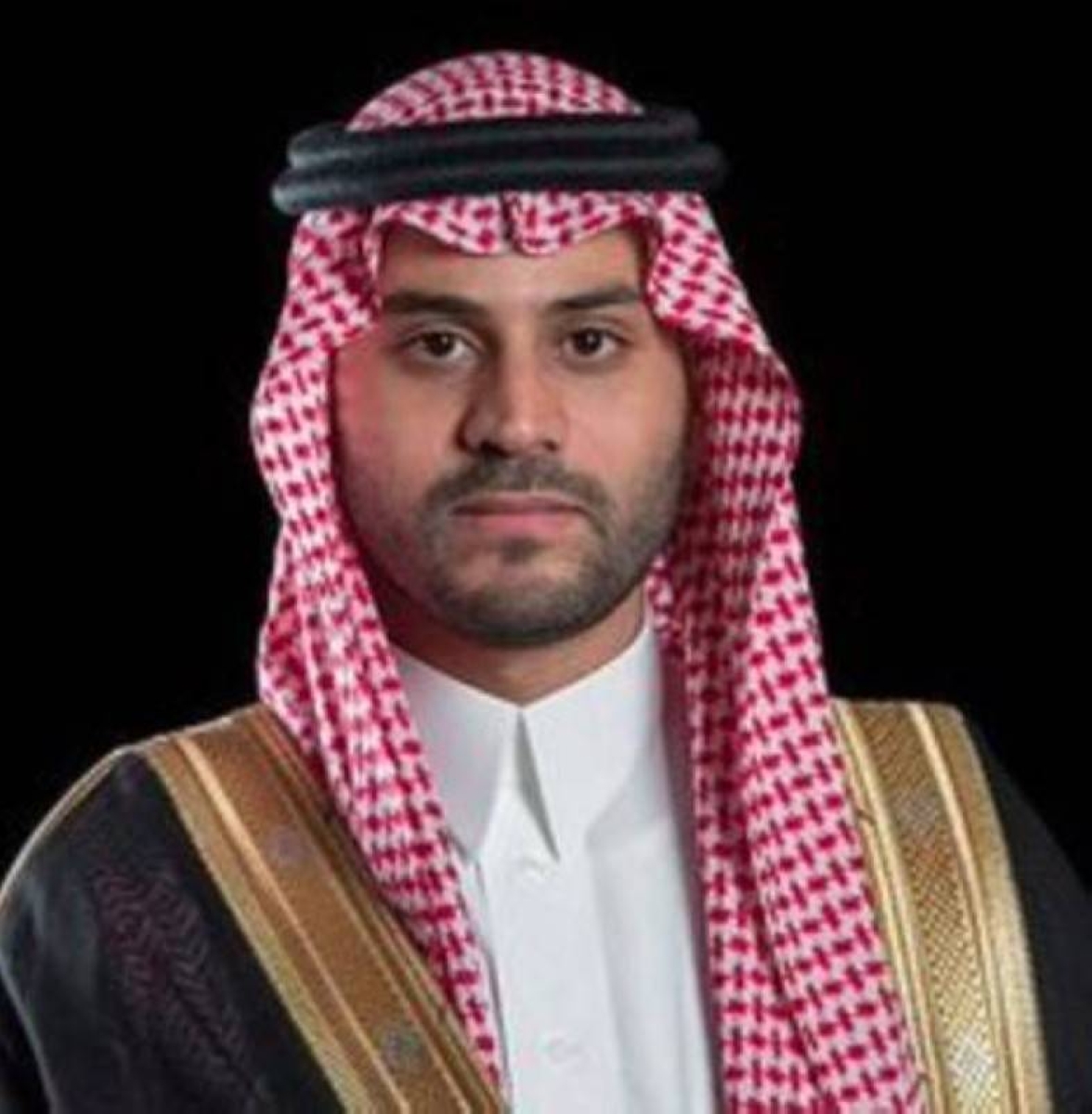 نائب أمير حائل يعزي أسرة الشبرمي في وفاة فقيدتهم