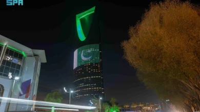 أبراج السعودية تضيء بعلمي المملكة وباكستان احتفالاً بالعلاقات الثنائية المتميزة