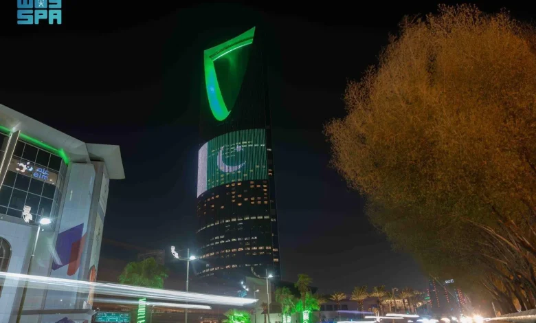 أبراج السعودية تضيء بعلمي المملكة وباكستان احتفالاً بالعلاقات الثنائية المتميزة