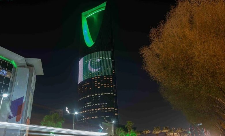 أبراج مدن المملكة تتألق بعلمي السعودية وباكستان احتفالاً بتوقيع اتفاقية الدفاع الاستراتيجي المشترك بين البلدين 1 أبراج مدن المملكة تتألق بعلمي السعودية وباكستان احتفالاً بتوقيع اتفاقية الدفاع الاستراتيجي المشترك بين البلدين