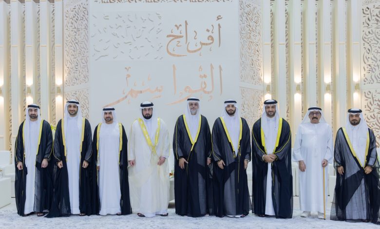 "أحمد بن محمد يشهد احتفالات مبهرة في أفراح القاسمي: لحظات لا تُنسى!"