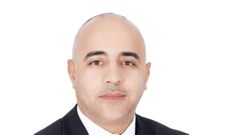 <p><strong>أكاديمي إماراتي يحقق إنجازًا غير مسبوق بنشر 100 دراسة علمية في مجلات دولية مرموقة</strong></p> 1 أكاديمي إماراتي يحقق إنجازًا غير مسبوق بنشر 100 دراسة علمية في مجلات دولية مرموقة