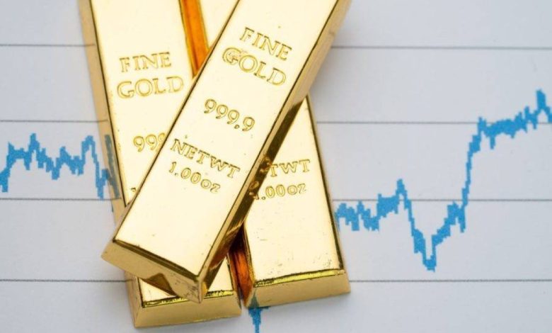 ارتفاع أسعار الذهب مع تراجع الدولار عالمياً: تحليل شامل لأثر التغيرات الاقتصادية على السوق السعودي