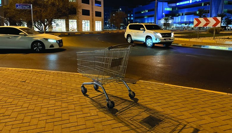 اكتشاف عربات مهجورة: أسرار جديدة تكشفها المدينة!
