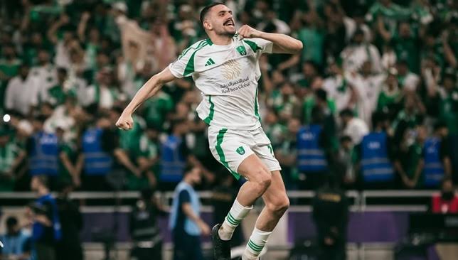 الأهلي يبدأ مفاوضات جادة لتمديد عقد ديميرال في خطوة لتعزيز صفوف الفريق