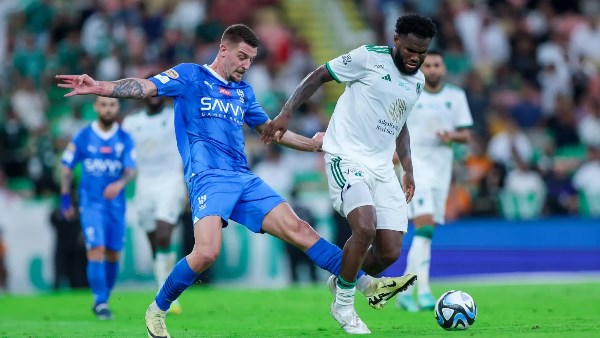الأهلي يواجه الهلال في كلاسيكو مثير ضمن منافسات الدوري السعودي 1 الأهلي يواجه الهلال في كلاسيكو مثير ضمن منافسات الدوري السعودي