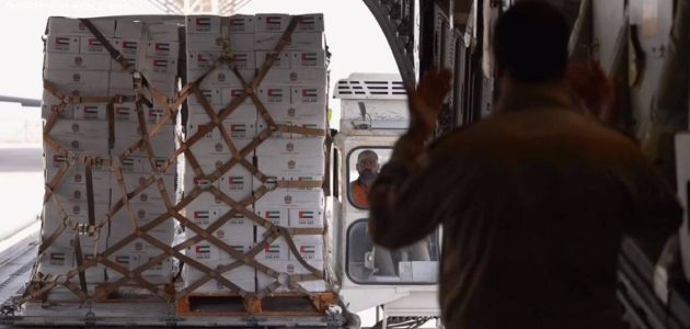 الإمارات تطلق ثلاث طائرات محملة بأكثر من 105 أطنان من المساعدات الإنسانية إلى أفغانستان في خطوة إنسانية رائدة 1 الإمارات تطلق ثلاث طائرات محملة بأكثر من 105 أطنان من المساعدات الإنسانية إلى أفغانستان في خطوة إنسانية رائدة