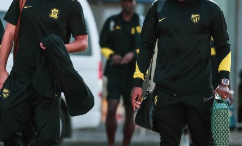 الاتحاد السعودي يغادر إلى الإمارات غياب بنزيما وكانتي في مواجهة حاسمة
