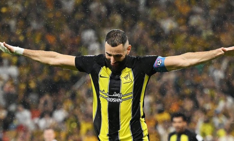 الاتحاد يواجه الفتح في الدوري السعودي غياب بنزيما يثير التساؤلات حول أداء الفريق