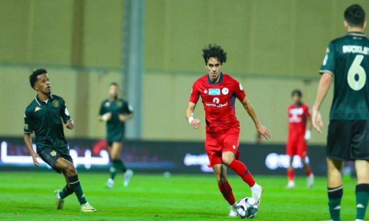 الخلود يحقق انتصاراً مهماً على ضمك ويزيد من حدة المنافسة في الدوري السعودي