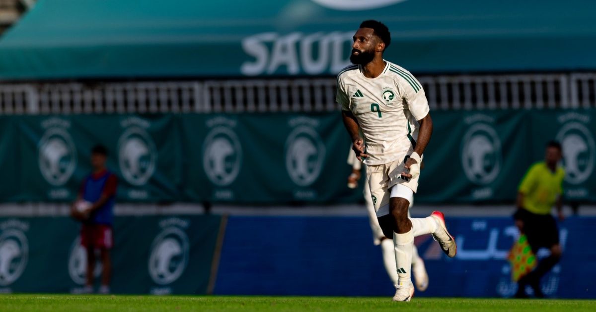 السعودية تحقق انتصاراً مثيراً على مقدونيا بفضل هدفين مذهلين