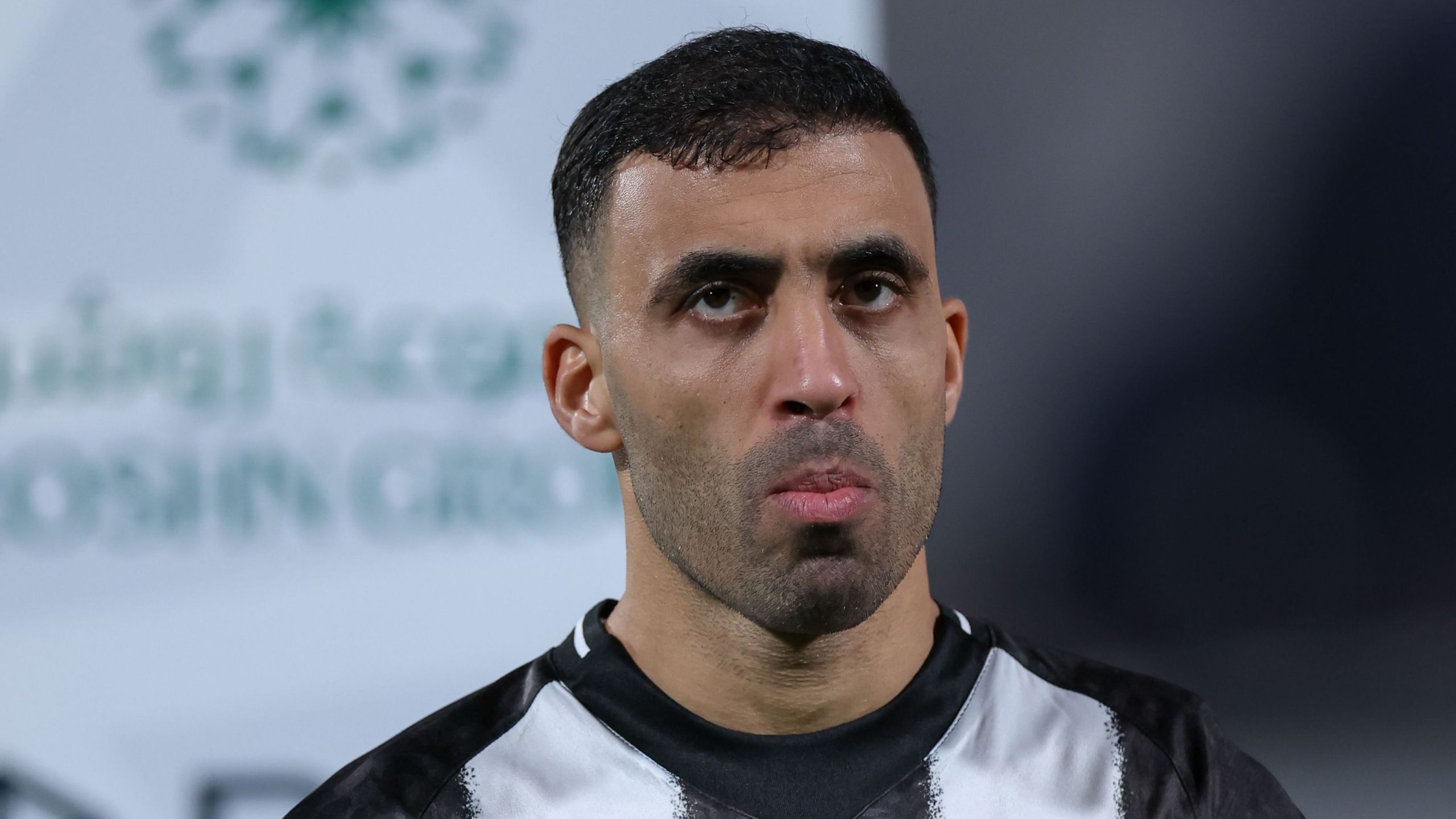 الشباب يكشف تفاصيل جديدة حول أنباء تمرد عبدالرزاق حمدالله وما وراء القصة الكاملة