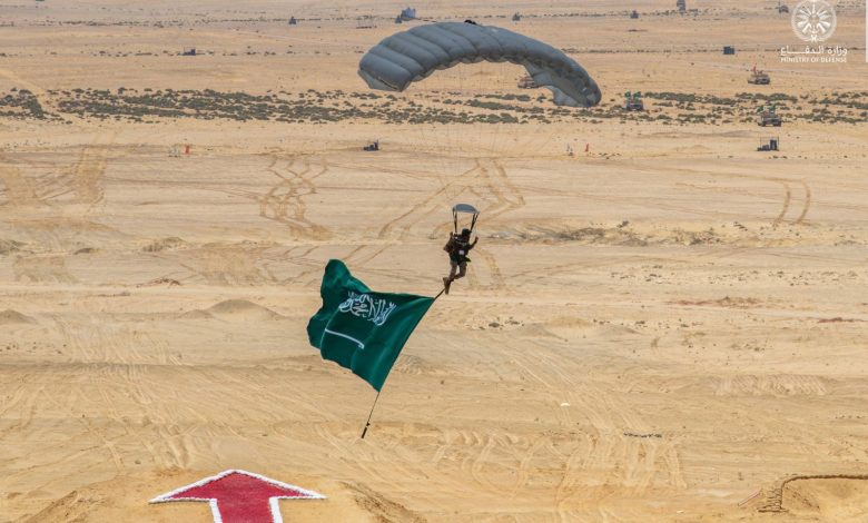 القوات المسلحة السعودية تختتم بنجاح مشاركتها في تمرين "النجم الساطع" بمصر