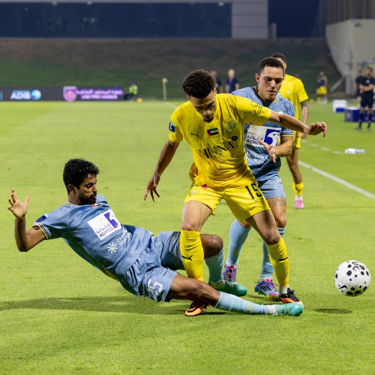 الوصل يواجه الظفرة في مباراة حاسمة لكأس الرابطة: من سيحقق حلم العبور؟
