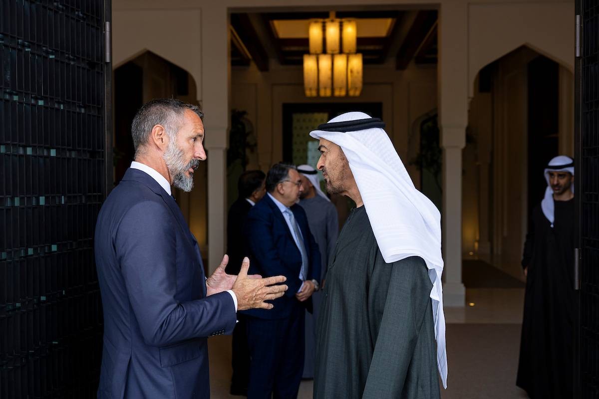 حصري: محمد بن زايد يستقبل زعيم الطائفة الإسماعيلية في لقاء تاريخي يعزز الروابط الثقافية