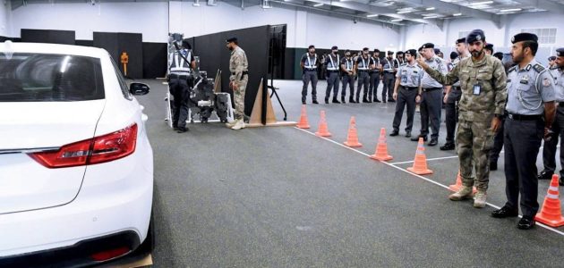قائد شرطة أبوظبي يشارك في برامج تدريبية مبتكرة لتعزيز السلامة المرورية 1 قائد شرطة أبوظبي يشارك في برامج تدريبية مبتكرة لتعزيز السلامة المرورية
