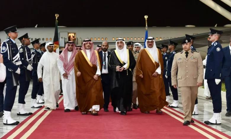 وزير الداخلية السعودي يبدأ زيارة رسمية إلى الكويت لتعزيز التعاون الأمني بين البلدين