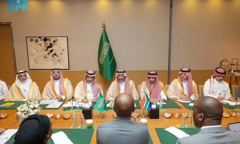 وزير الصناعة والثروة المعدنية السعودي ونظيره الجنوب أفريقي يستعرضان فرص التعاون والشراكة الاقتصادية بين البلدين 1 وزير الصناعة والثروة المعدنية السعودي ونظيره الجنوب أفريقي يستعرضان فرص التعاون والشراكة الاقتصادية بين البلدين